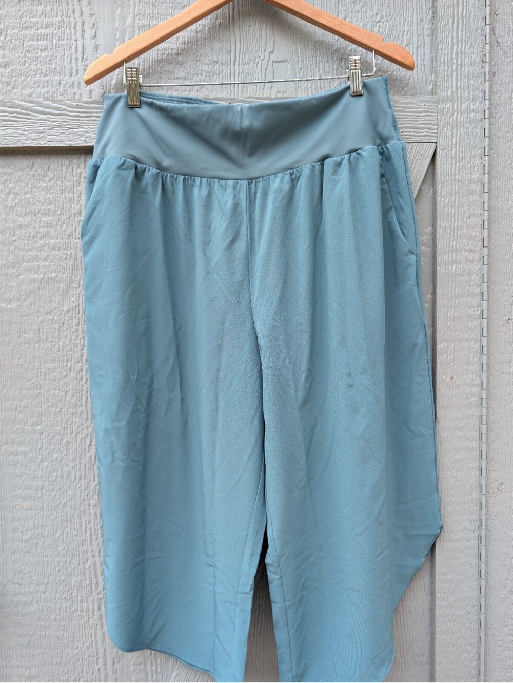 3 Pairs Halara Athleisure Breezeful Women's XL Capris Black, Tan, Teal